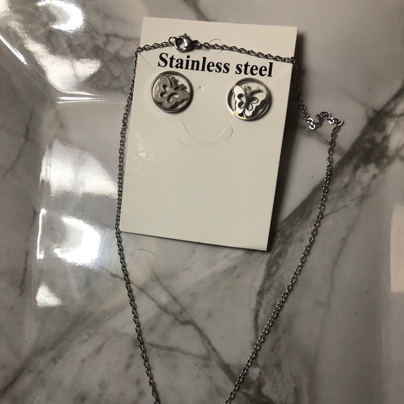 Butterfly 🦋 Earrings and necklaces Set.   SSteel - Picture 7 of 10